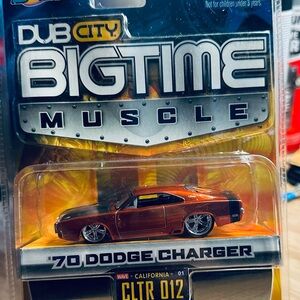 Dub City BIGTIME Muscle ‘70 Dodge Charger Diecast Model - Orange
